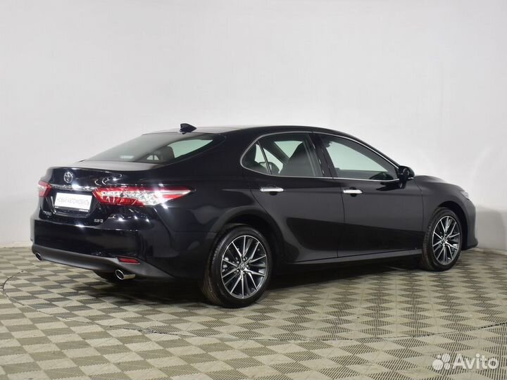 Toyota Camry 2.5 AT, 2022