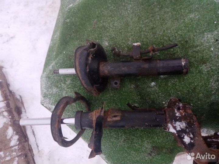 Амортизатор передний Ford Focus 2012