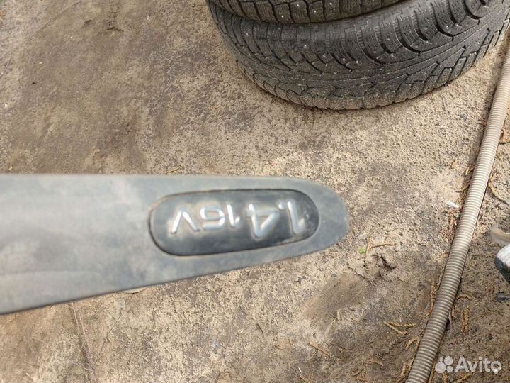 Молдинг передней левой двери рено меган 1