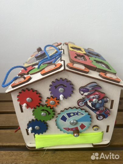 Бизиборд дом