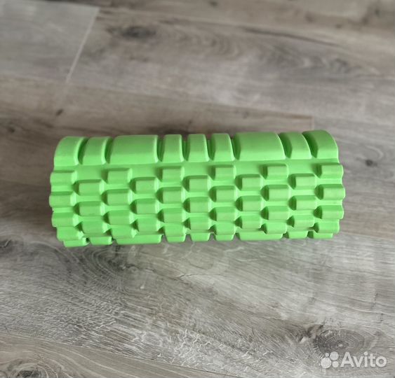 Валик для спины массажный