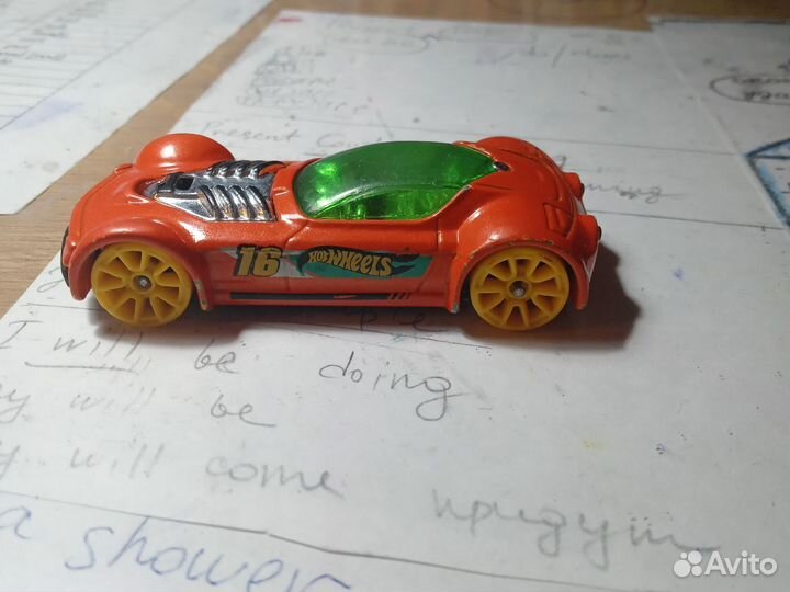 Hot wheels машинка