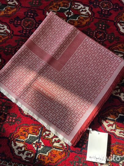 Платок givenchy
