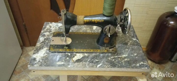 Швейная машинка с электроприводом