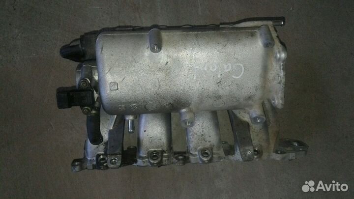 Коллектор впускной (Mitsubishi Galant)