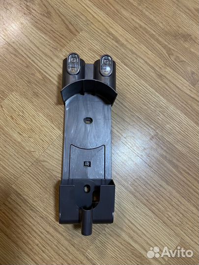 Держатель для вертикального пылесоса dyson