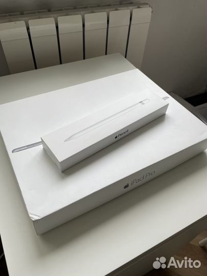 iPad pro 12 9 2015 + apple pencil 1 в подарок
