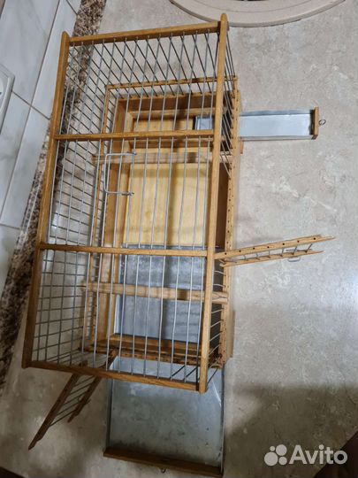 Клетка для птиц из дерева