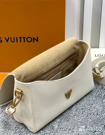 Сумка женская Louise Vuitton Soft Twist белая