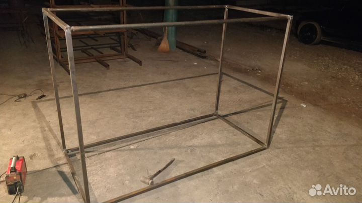 Вешалка железная, стойка для детейлинга