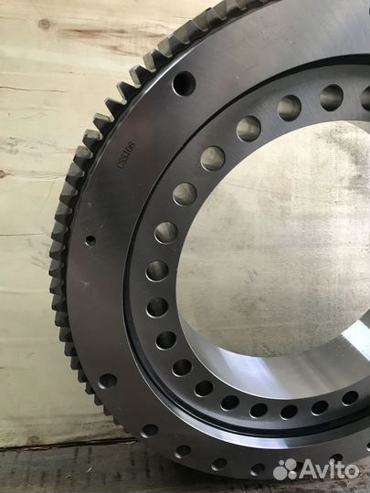 Опорно-поворотное устройство CSS 106