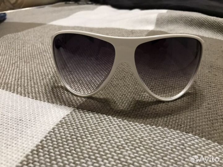 Очки солнцезащитные