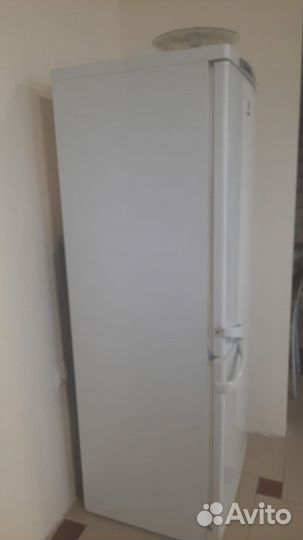 Холодильник indesit