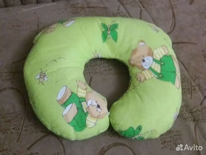 Подушка воротничёк для сна и купания младенца