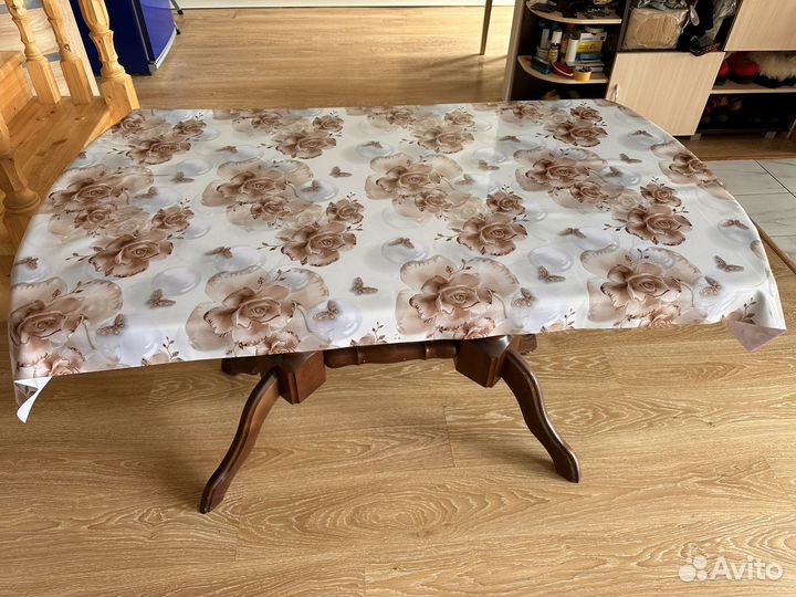 Кухонный стол