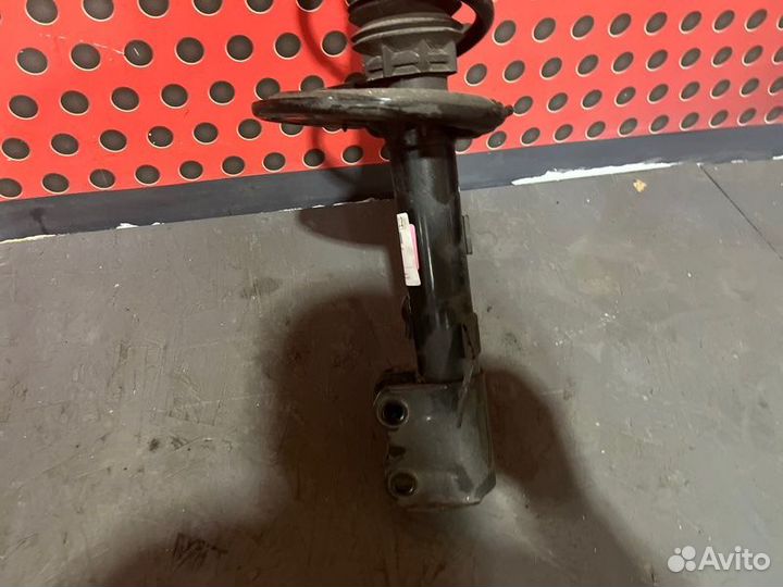 Амортизатор передний правый Lexus Rx 4 450Н 2021
