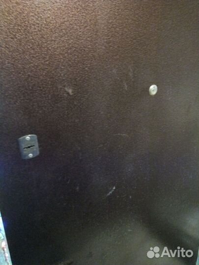 Дверь входная металлическая правая бу