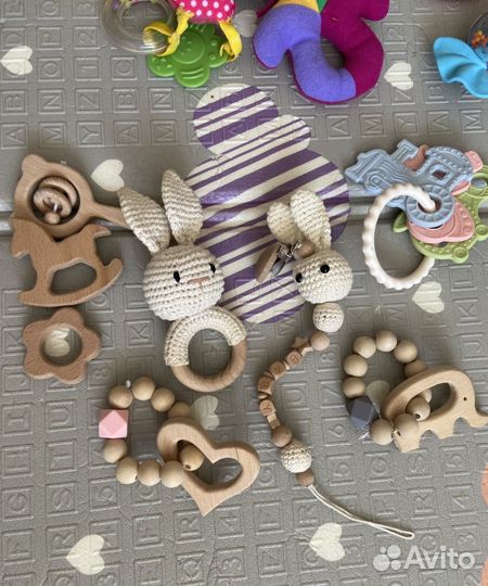 Погремушки, грызунки, прорезыватели