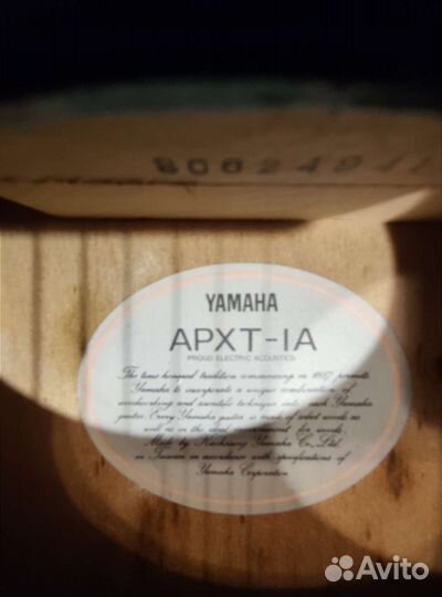 Электроакустическая гитара Yamaha apxt-1A