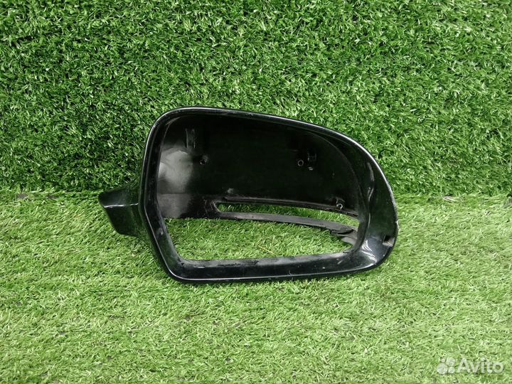 Накладка зеркала правая Audi A3 8P A4 B8