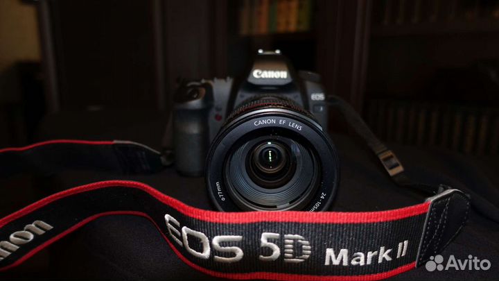 Зеркальный фотоаппарат 