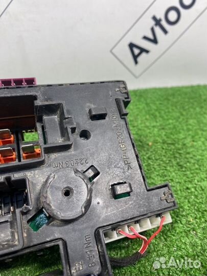 Блок предохранителей задний Mercedes-Benz C-Class