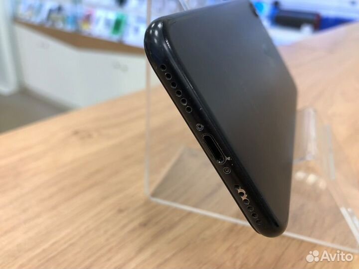 iPhone 7, 32 ГБ