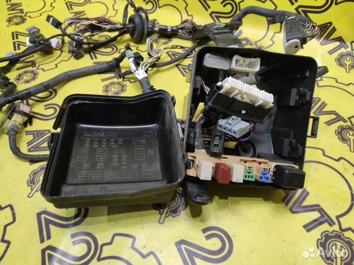 Проводка под капот Toyota Vista ZZV50 1ZZ-FE