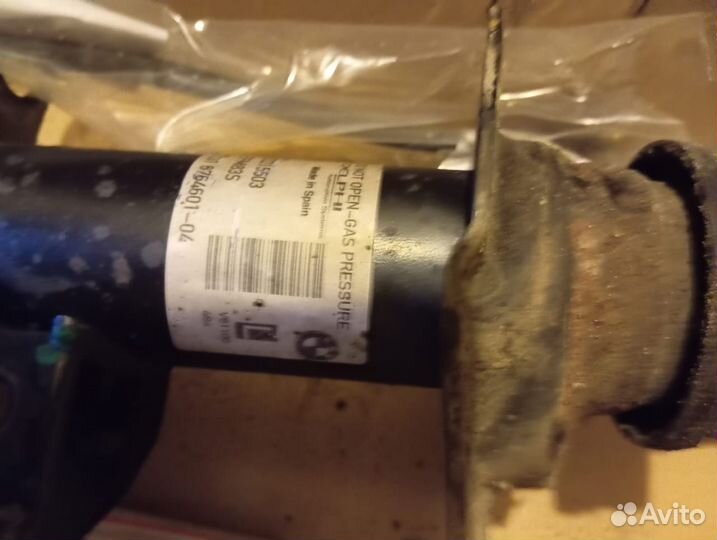 Передние стойки BMW X5