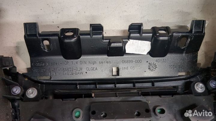 Панель управления магнитолой Ford Fiesta, 2014