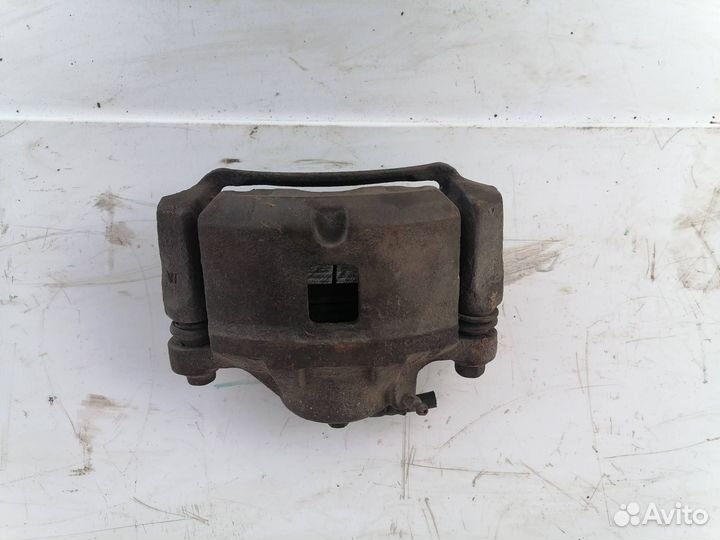 Суппорт тормозной передний правый Mitsubishi 7