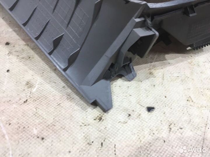 Пластик салона передний правый Honda Civic FD1