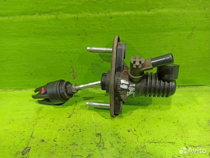 Главный цилиндр сцепления Toyota Corolla E150 1ZR