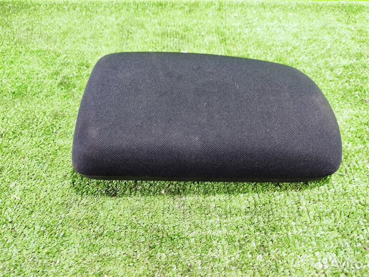 Подлокотник Toyota Auris E150 2010