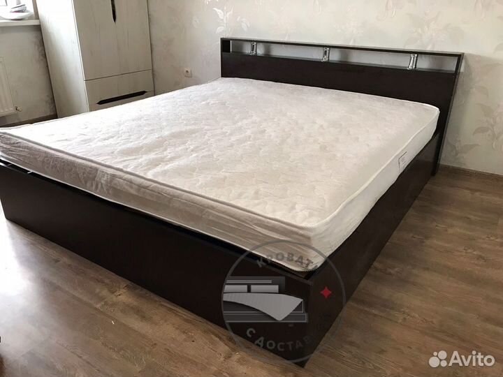 Кровать двухспальная