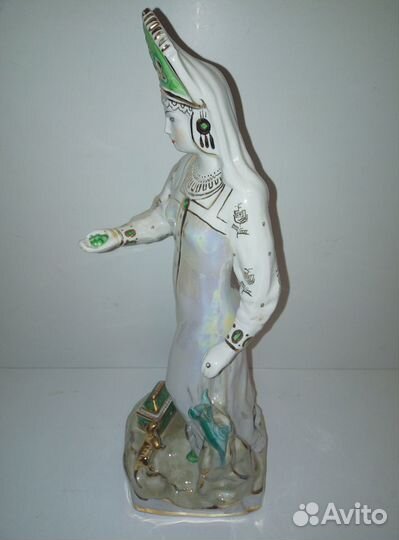 Фарфоровая статуэтка Хозяйка медной горы 1964 Г