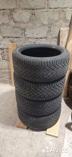 Continental ContiVikingContact 7 225/45 R17 94T