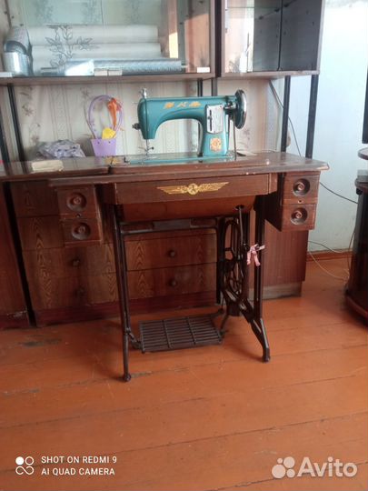 Швейная машинка летающий человек