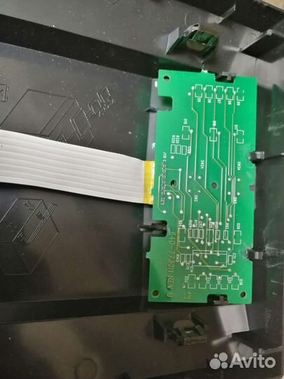 Источник бесперебойного питания APC smart ups 1000