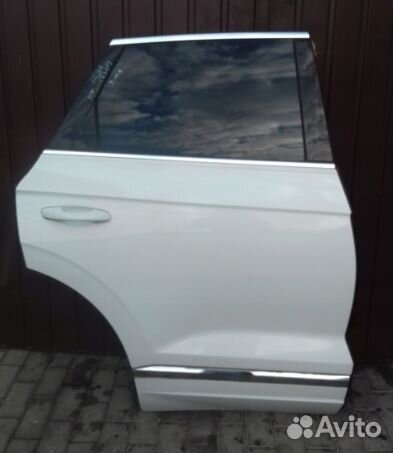 Дверь задняя справа VW touareg 3 краска: LC9A