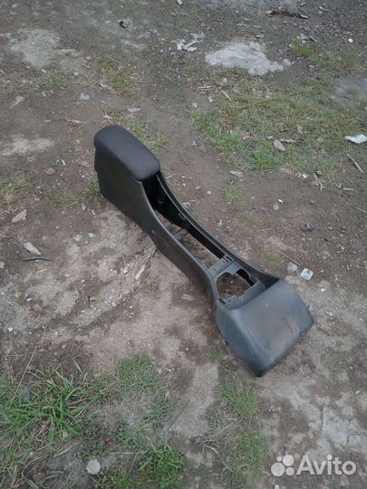 Подлокотник Pontiac Grand AM Понтиак гранд ам