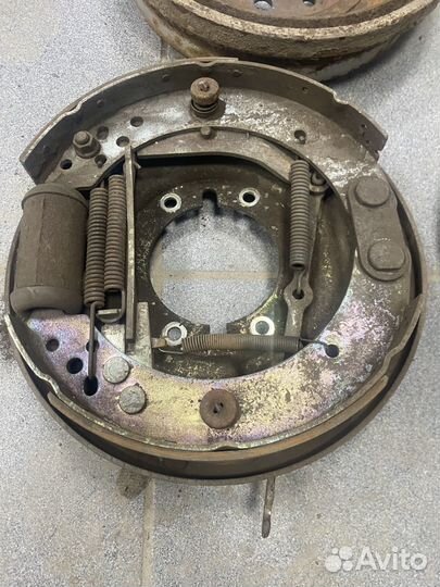 Барабанные тормоза УАЗ задние, с ручником