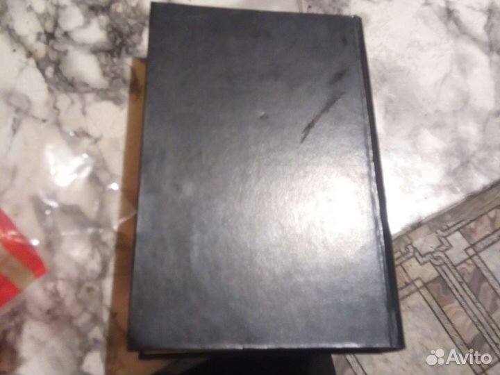 Продам книгу