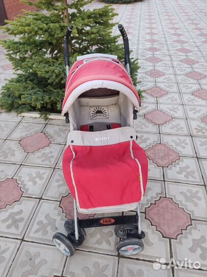 Прогулочная коляска