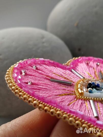 Брошь сердце ручной работы