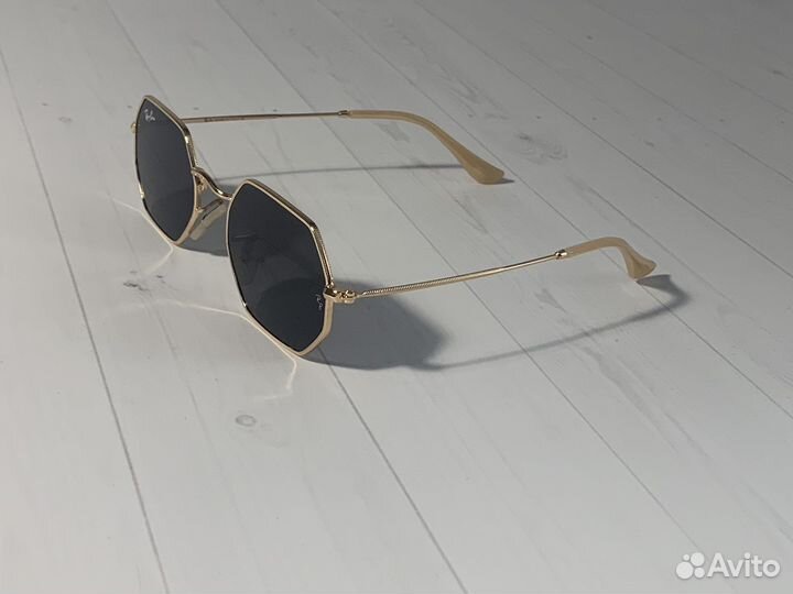 Солнцезащитные очки Ray ban
