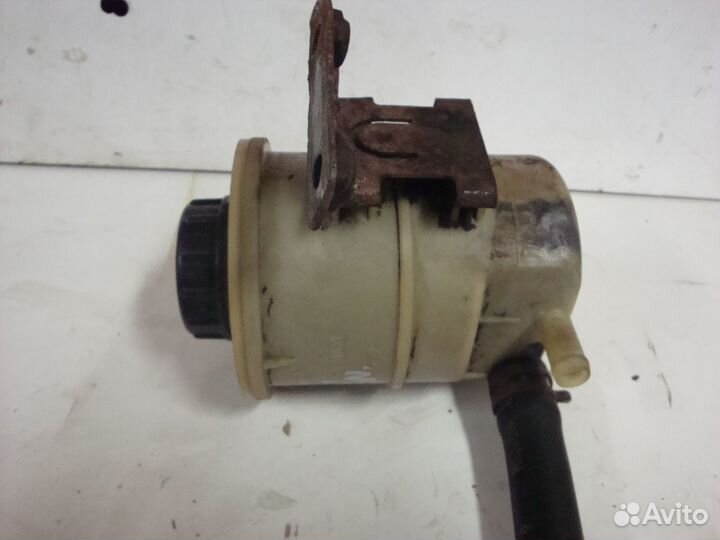 Бачок гур Renault Logan 1.6л. K7M 05-14 г/в МКПП