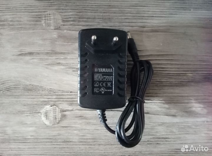 Блок питания для синтезатора Yamaha PSR-E233