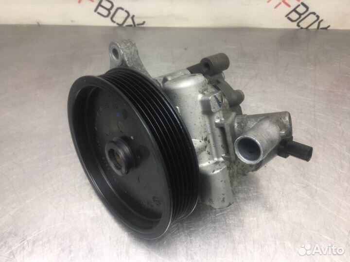 Насос гидроусилителя руля Mercedes C-Class W204