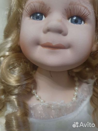 Кукла фарфоровая коллекционная
